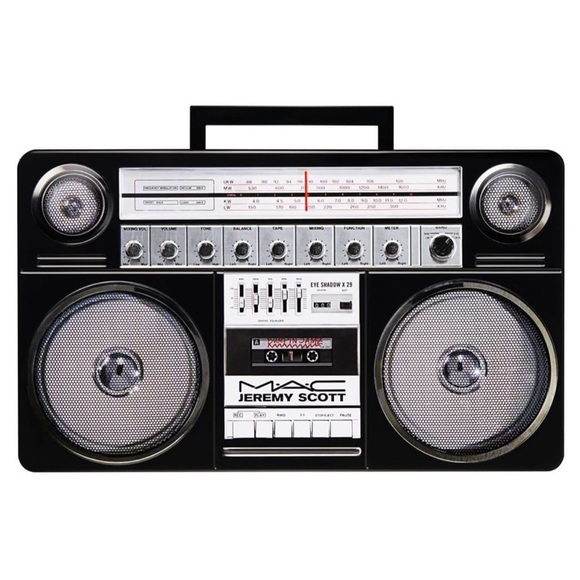 MAC X JEREMY SCOTT EYESHADOW PALETTE - Picture 1 of 8